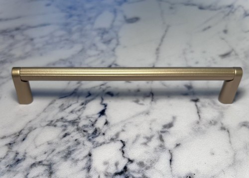 Stelli F3- złoty matowy uchwyt do mebli  160 mm