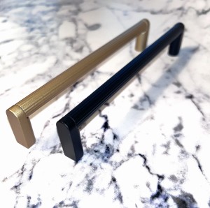 Stelli F3- Möbelgriff in mattem Gold 320mm (1)