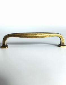 MANZO D1 - Möbelgriff Altgold 160mm