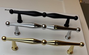 Oro Classicio N4 - schwarzer Möbelgriff 128 mm