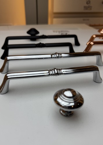 Squillare CL - chromowany uchwyt relingowy 160 mm.jpeg