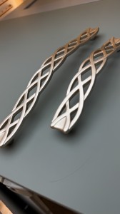 Fascino R3 - Möbelgriff silber satiniert 96 mm