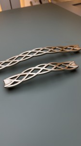 Fascino R3 – Möbelgriff silber satiniert 128 mm