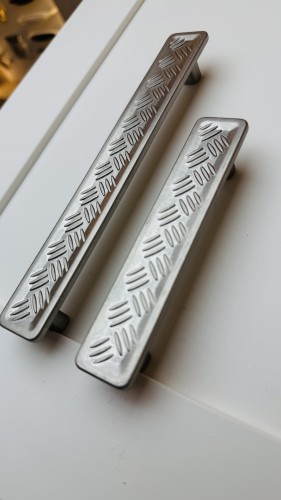 Nuova industria H4 – uchwyt do mebli antyczny nikiel 160 mm.jpg