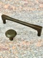 Uchwyt meblowy brąz patynowany na 128 mm