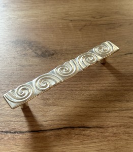 Bellezza M5 - Möbelgriff Silber Venezianisch 128 mm