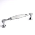 Porcelanowy uchwyt do mebli 128 mm chrom GIUSTI