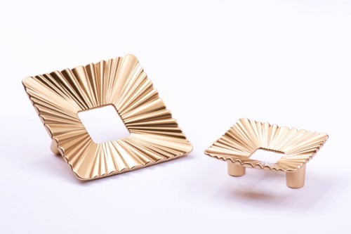 złoty uchwyt do mebli matowe złoto nowoczesny styl glamour kwadratowy uchwyt do mebli giusti włoski.jpg