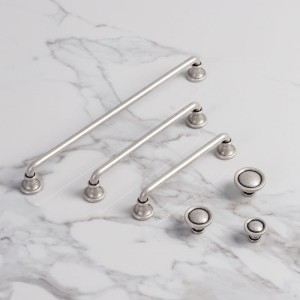 Oro Opaco E8 - reling Möbelgriff alt Silber 128 mm