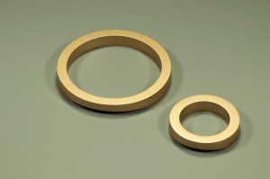 Ruta F3 - goldener runder Möbelgriff 64 mm