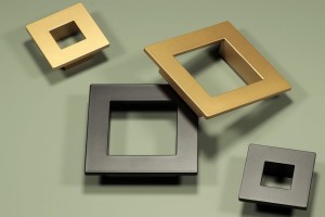 Quadra N4 - schwarzer quadratischer Möbelgriff 32 mm