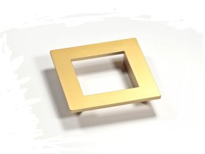 Quadra F3 - quadratischer Möbelgriff mattes Gold 64 mm
