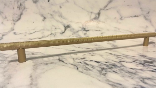 Italiano Nero- złoty ryflowany uchwyt relingowy 256 mm