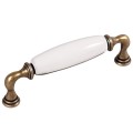 Decorani- stary mosiądz z białą porcelaną 128mm.jpg