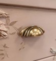 Lollo- stare złoto uchwyt do mebli muszelka.jpg
